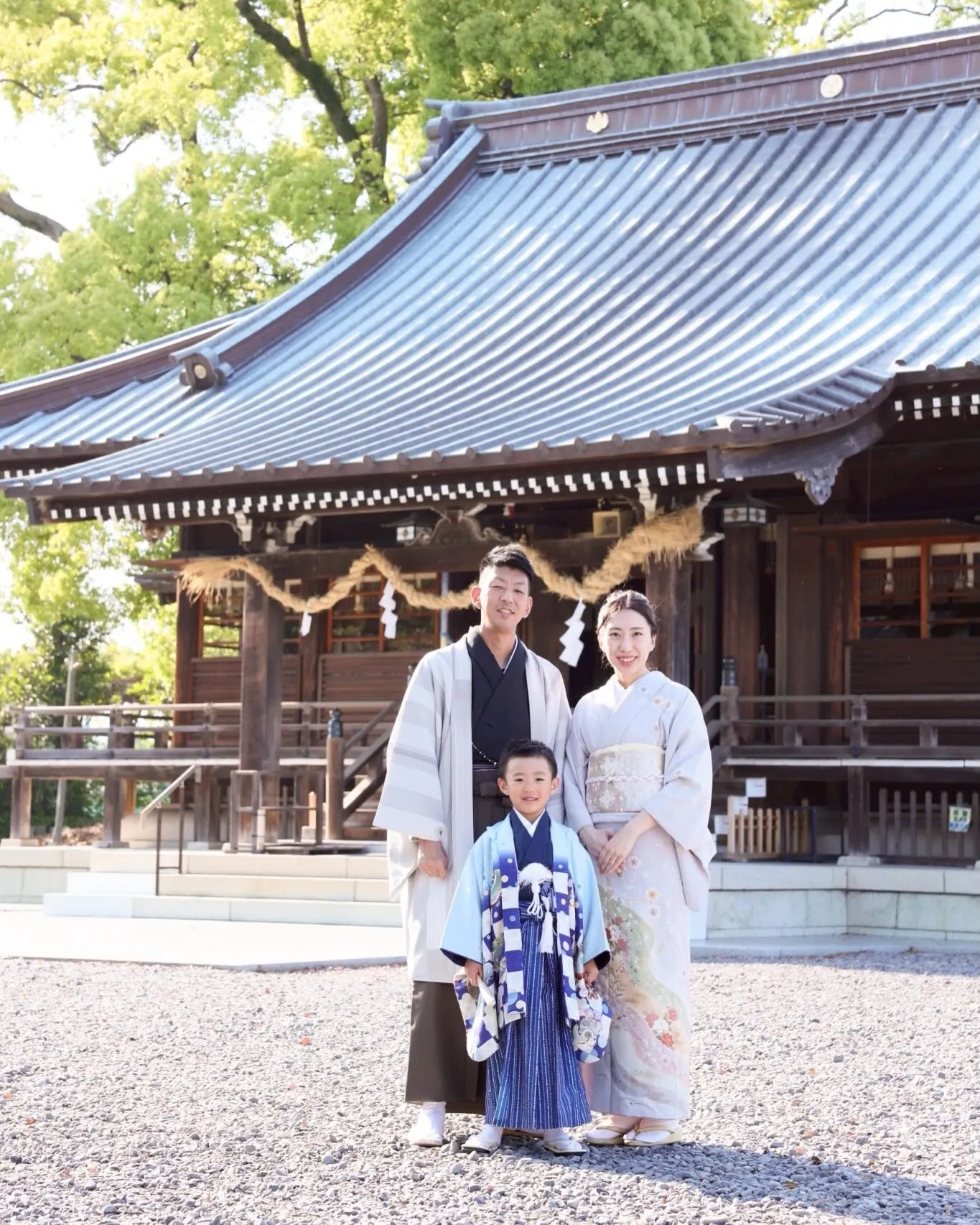 【七五三早期撮影キャンペーン第1弾】ピースサインの神社ロケー...