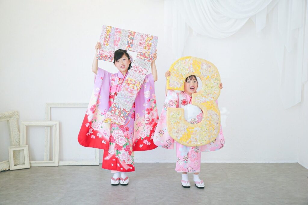 静岡焼津のフォトスタジオpeacesignの姉妹で七五三フォト